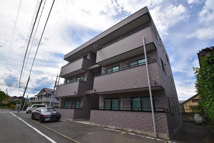 グリーンパークAYAの外観