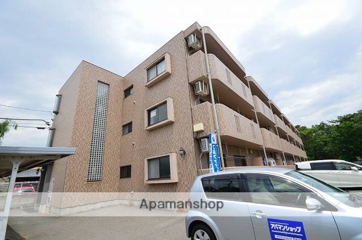 群馬県前橋市川原町2丁目の賃貸マンションの外観