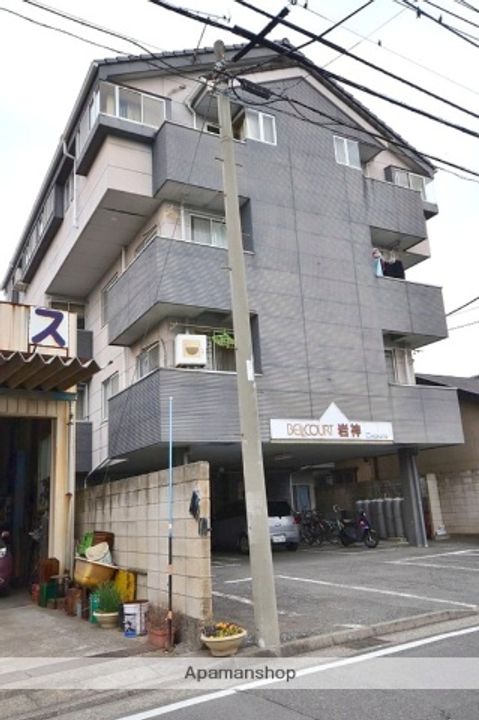 群馬県前橋市岩神町2丁目の賃貸マンションの外観