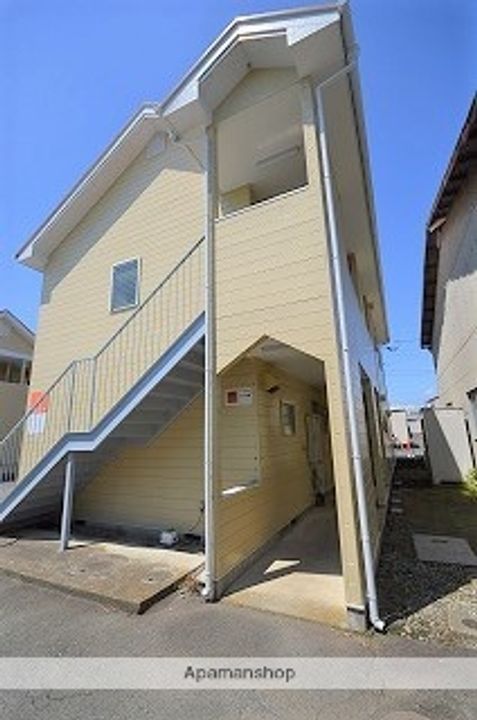 群馬県北群馬郡吉岡町大字大久保の賃貸アパートの外観