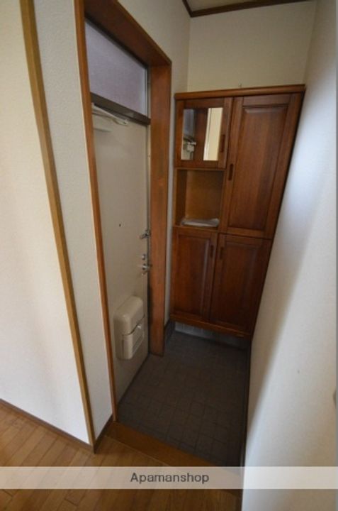 ラベンダー八幡の玄関