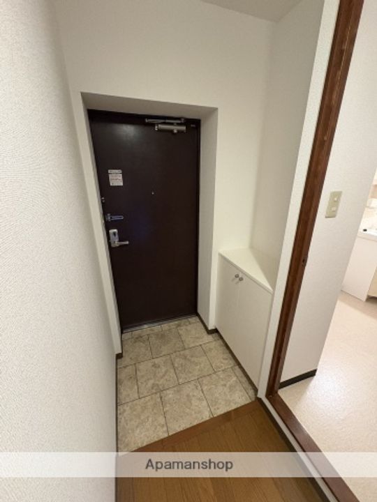 井野マンション203の玄関