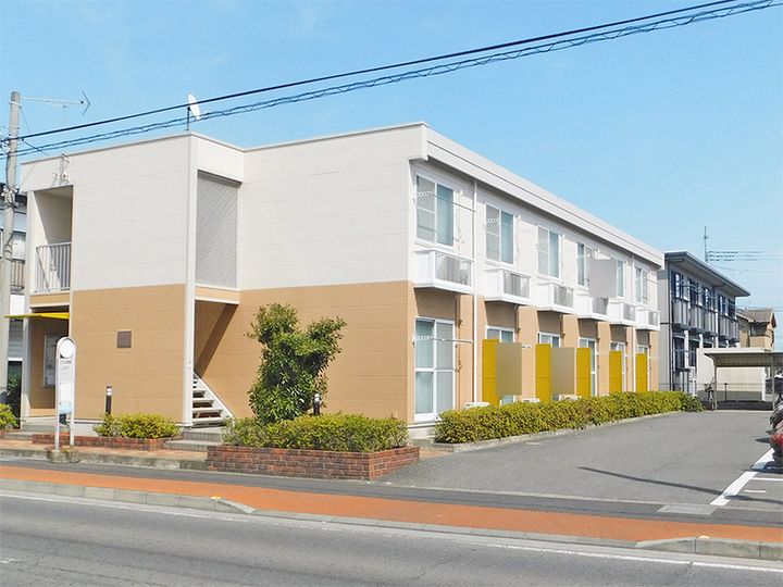 レオパレススリーホークスの外観