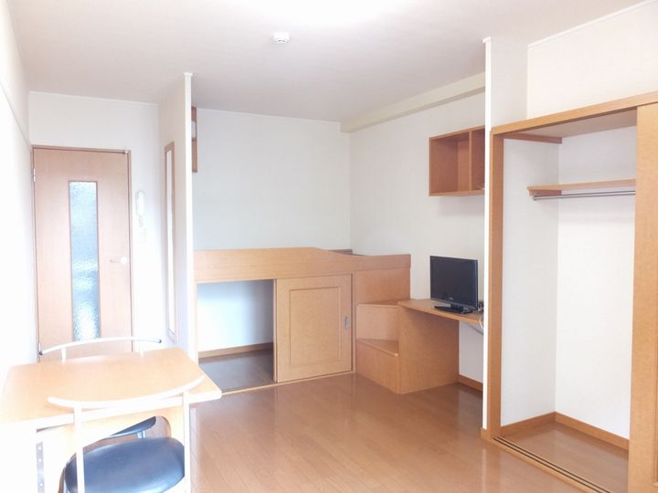 レオパレスEASEⅡの居間