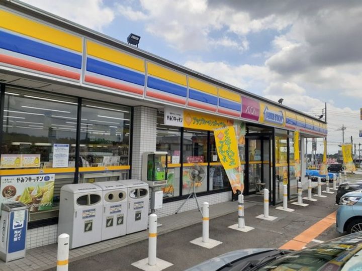 カスターニャBの周辺