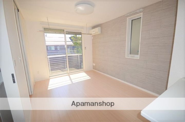 群馬県前橋市元総社町の賃貸アパートの居間