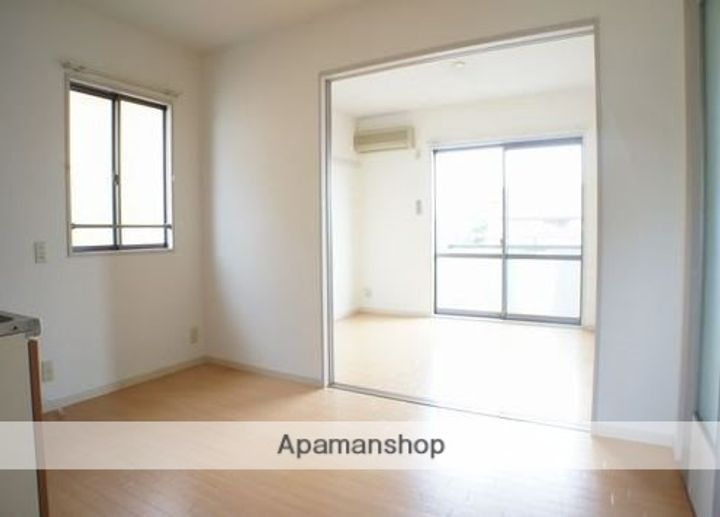 セラビィB201の居間