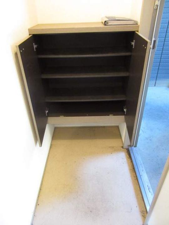 ロイヤルビュー太田 Aの玄関