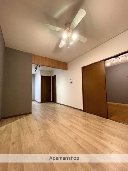 フレックスホーム藤生102の居間