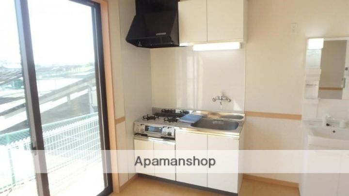 群馬県太田市藤阿久町の賃貸アパート102のキッチン
