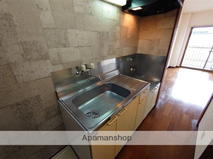 群馬県太田市亀岡町の賃貸マンションのキッチン