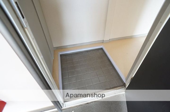 ウィンディア富岡A202の玄関