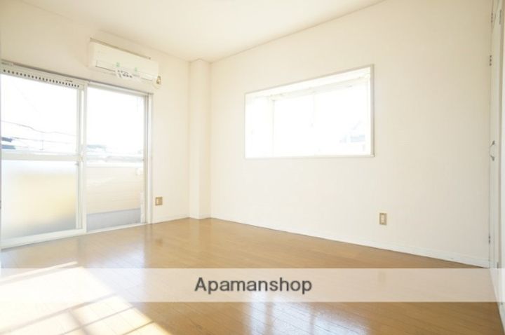 ヴィラ長谷川101の居間