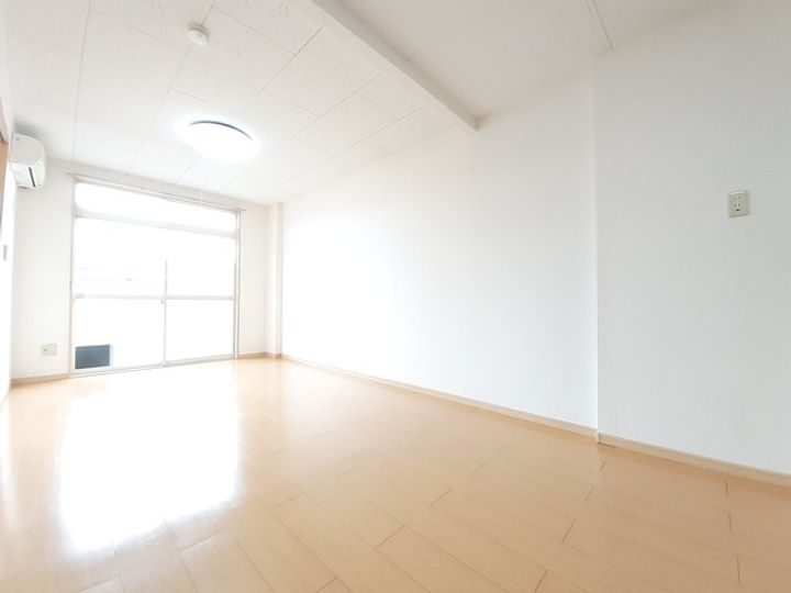 カーサ八幡林の居間