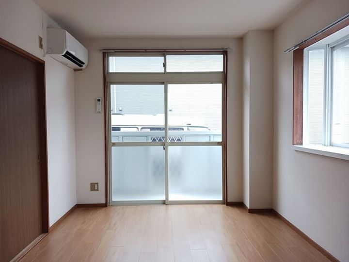 カーサ八幡林の居間