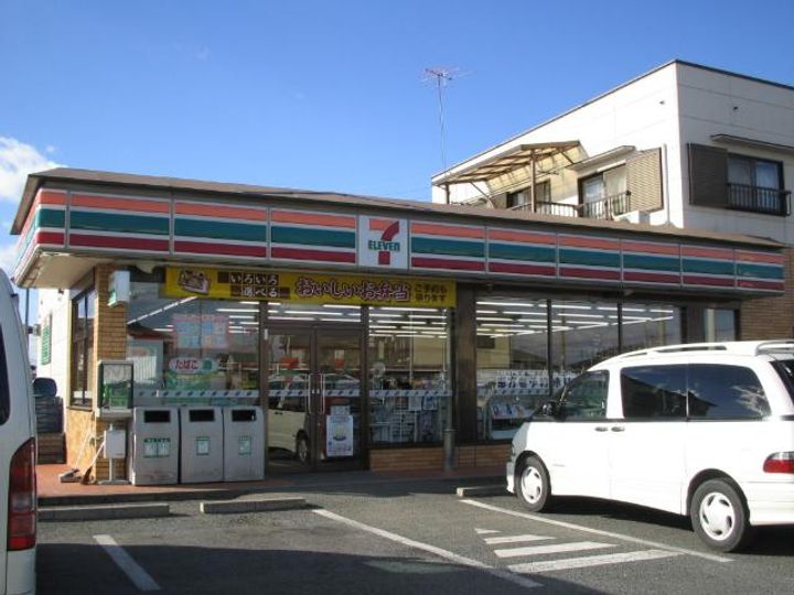 プリムロウズの周辺