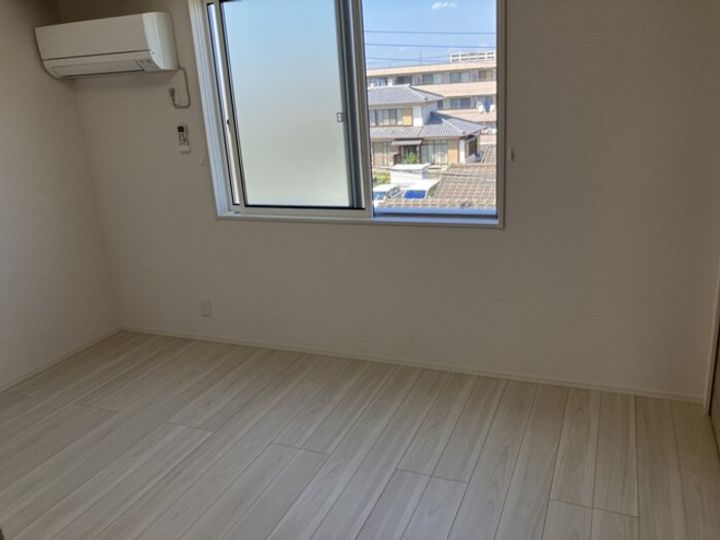 DーROOM新井町の内装