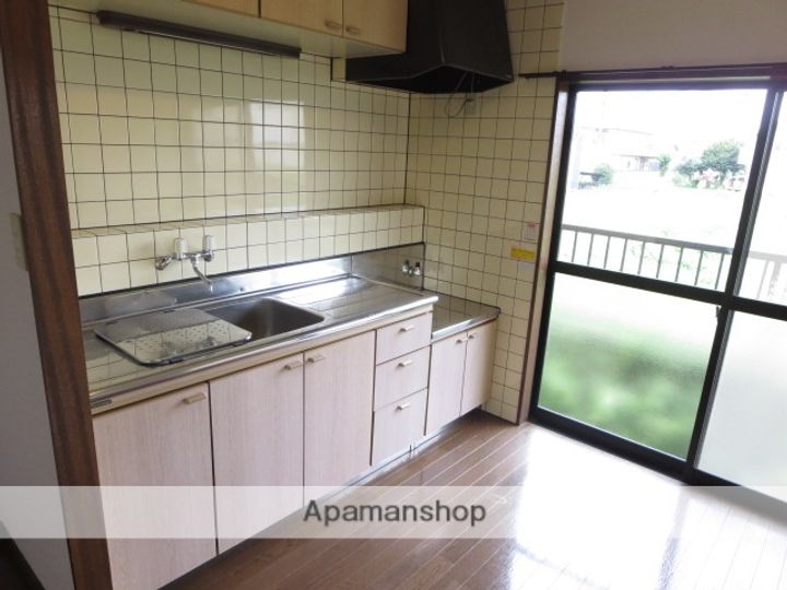 ロイヤルハイツ202のキッチン