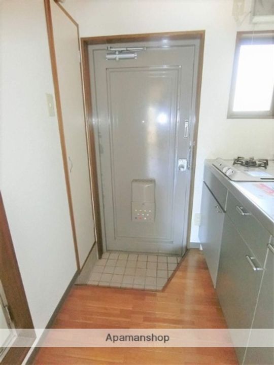 スチューデントハイツ メゾン中野304の玄関