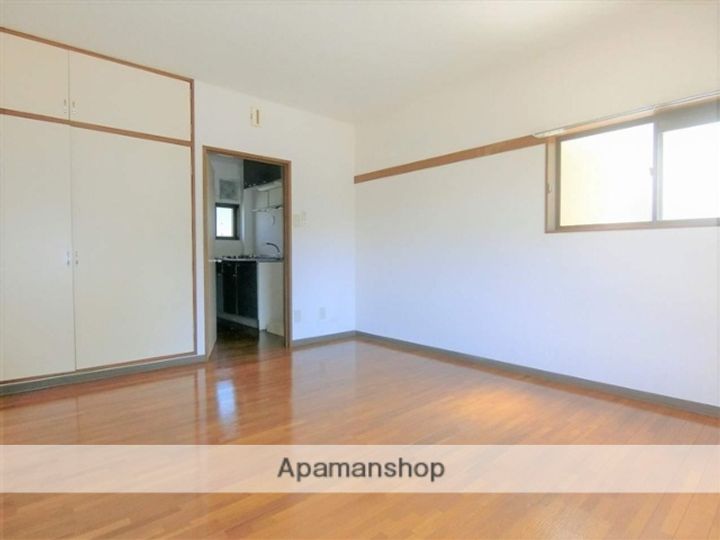 スチューデントハイツ メゾン中野307の居間