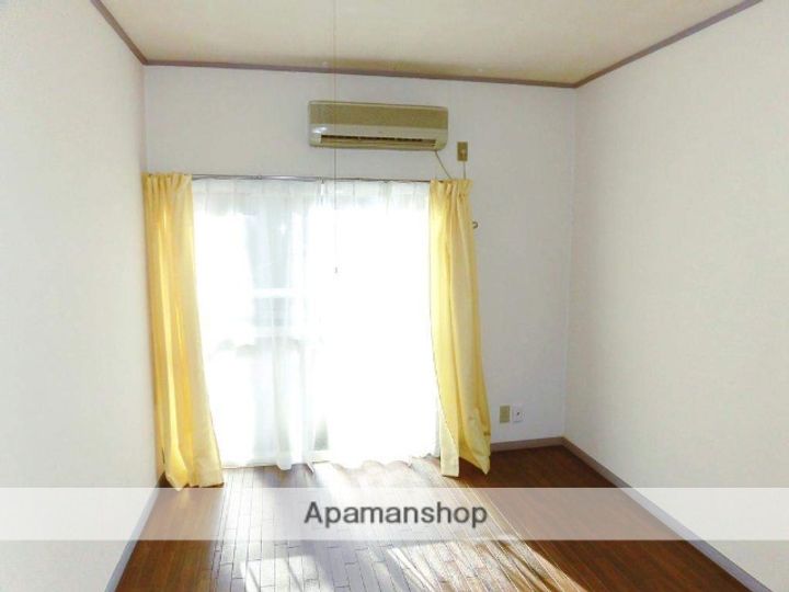 ドーム21三吉103の居間