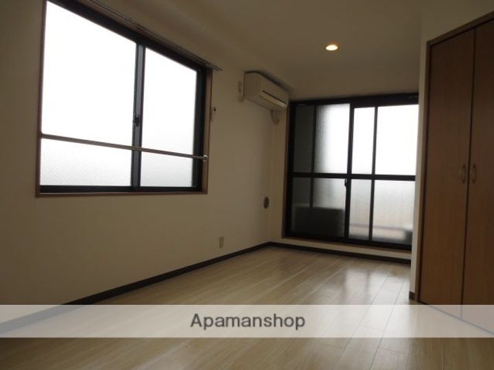 アクシーズグランデ常盤の居間