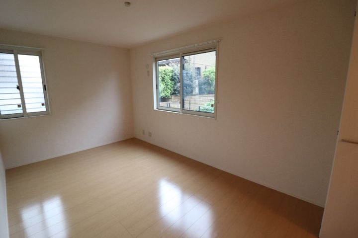 SAKURA HILLS Bの内装