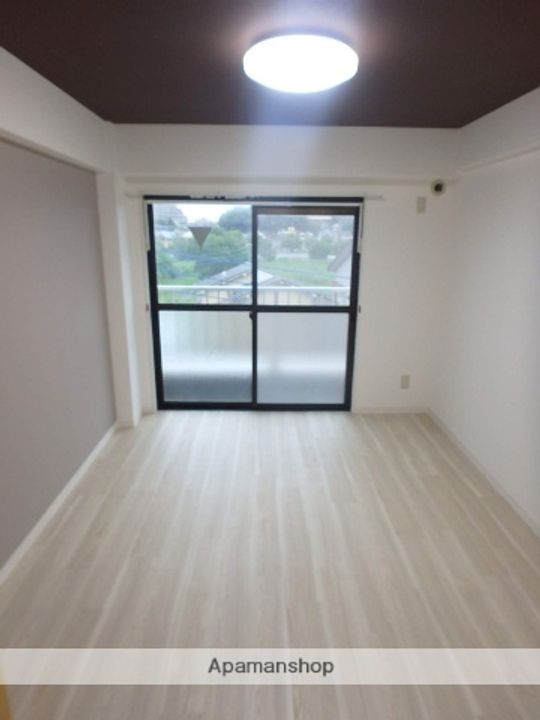 メゾン朋泉309の居間