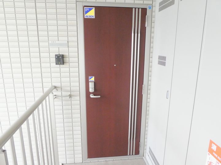 アイリス錦町の玄関