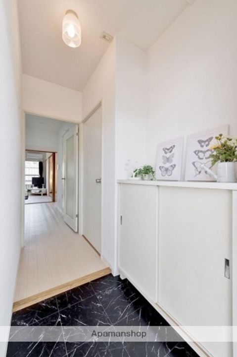 埼玉県さいたま市中央区本町西4丁目の賃貸マンションの玄関