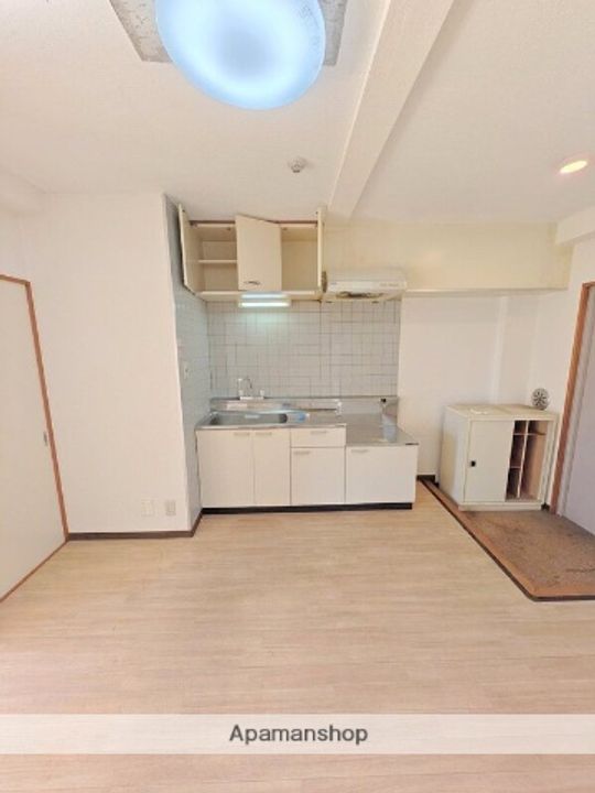 グリーンピア緑町の居間