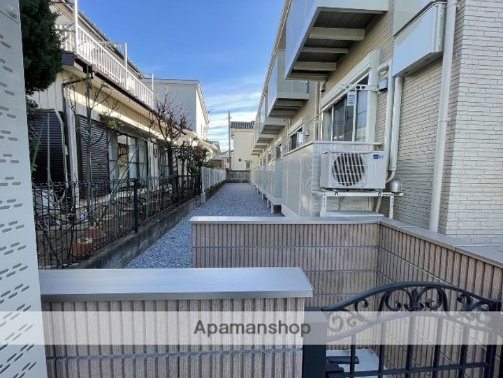イースターリリー川口の外観