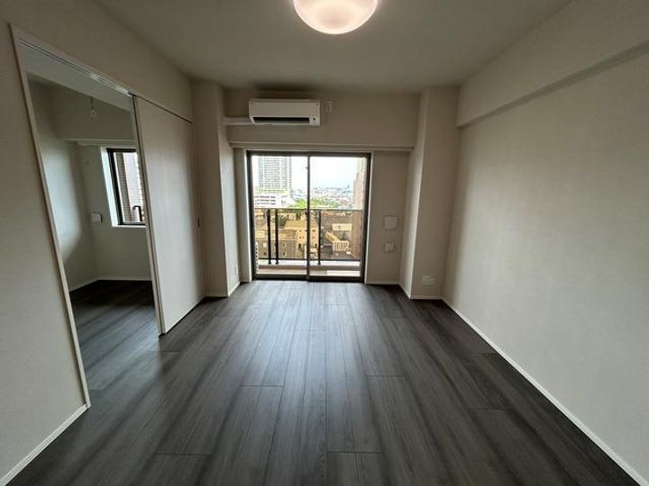 LIME RESIDENCE KAWAGUCHI EASTの居間