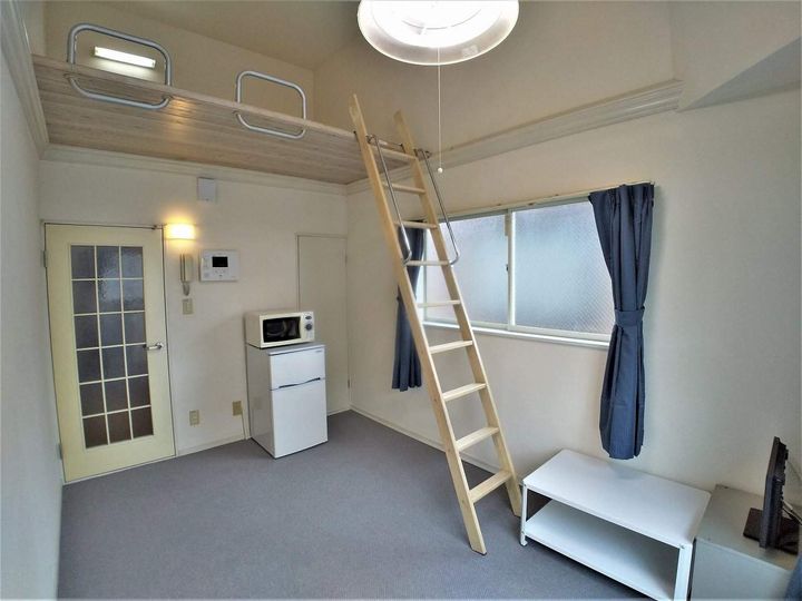 レオパレスKOBAYASHIの居間