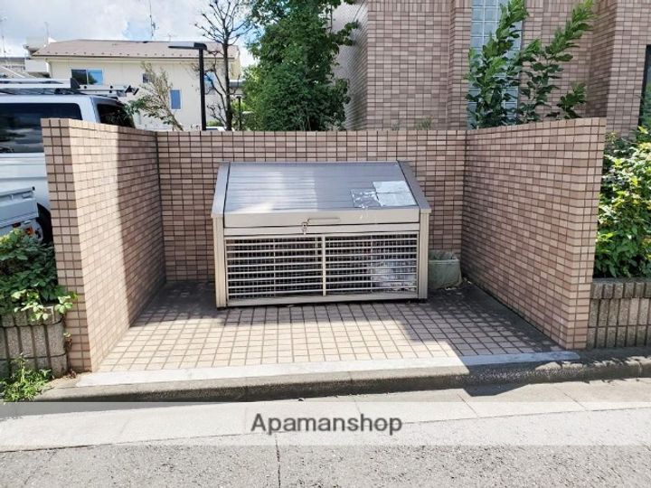 レフィーニ大宮盆栽町の外観