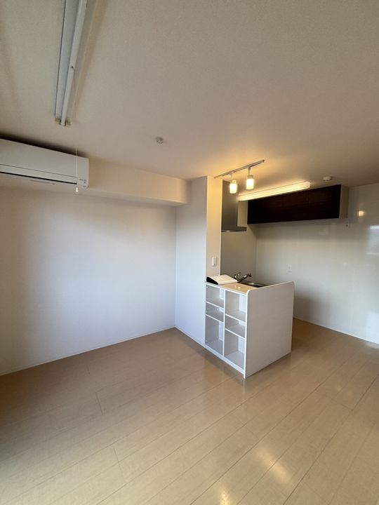 クレスト登戸の居間