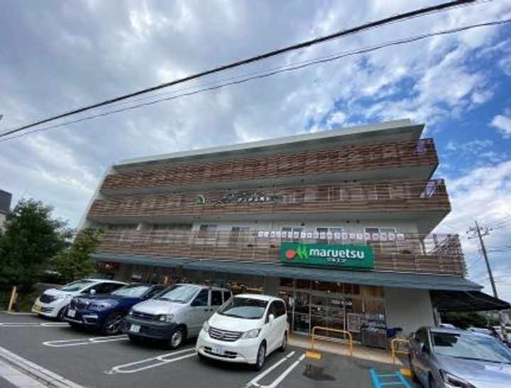 サンセール氷川の周辺