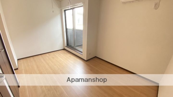 FREESIA COURTの居間