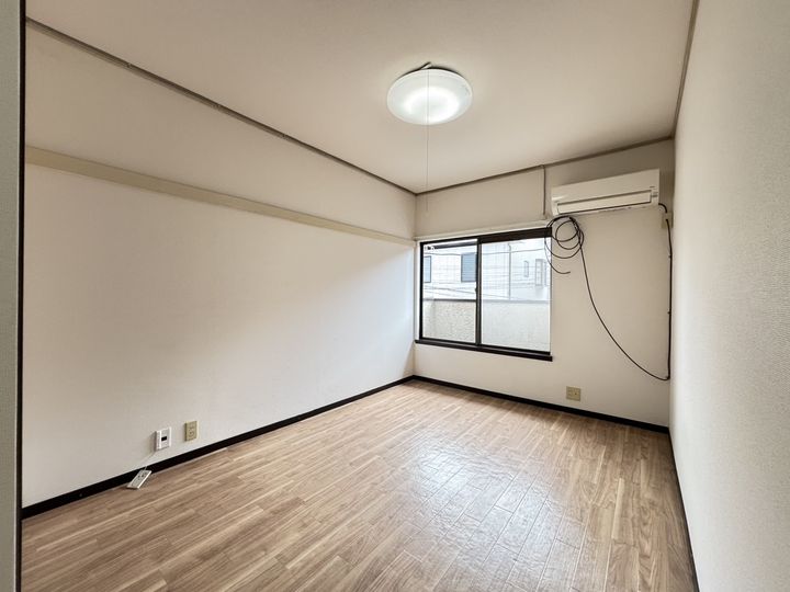 ハイツ大成202の居間