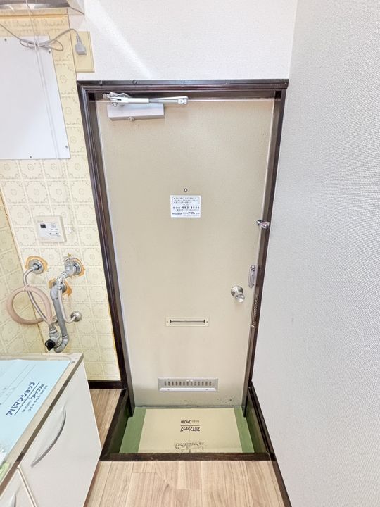 ハイツ大成202の玄関