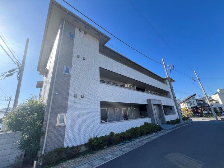 ウエストコート202号室の外観