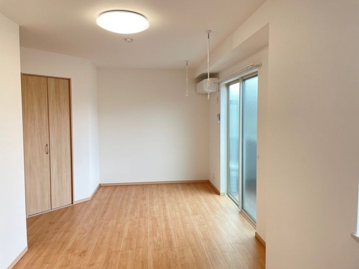 キャメル東藤沢202の居間