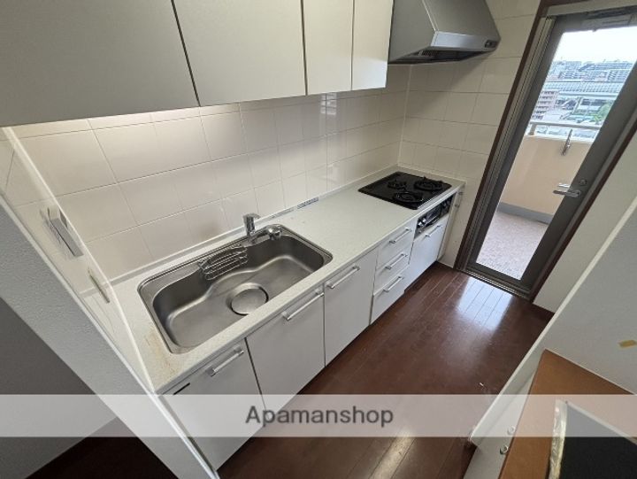 ベルドゥムール草加旭町のキッチン