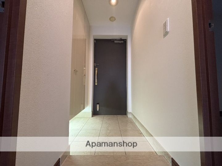 ベルドゥムール草加旭町の玄関