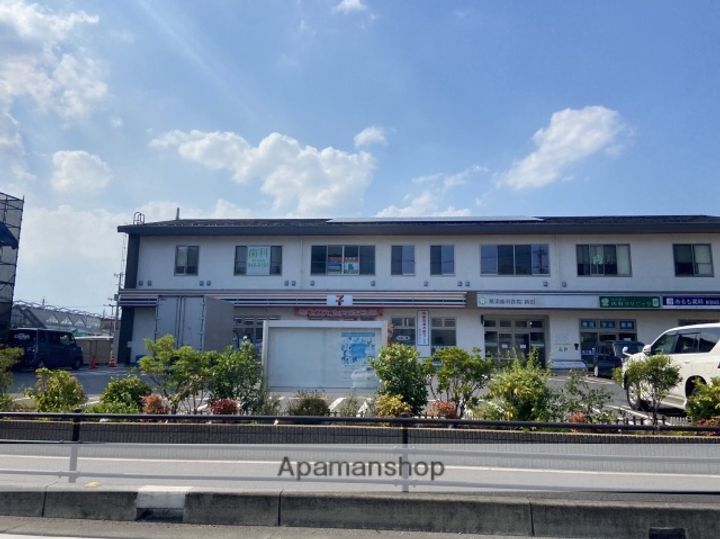 ベルドゥムール草加旭町の周辺