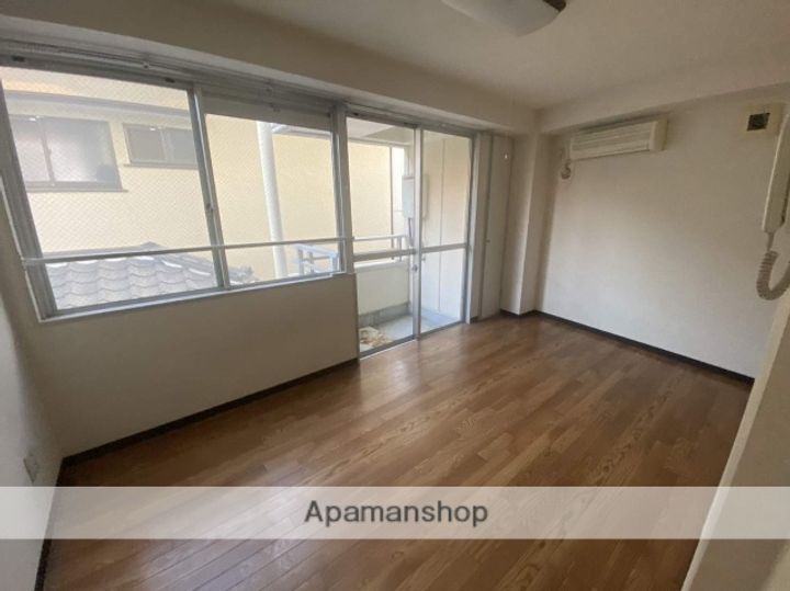 テルミックハイツ草加201の居間