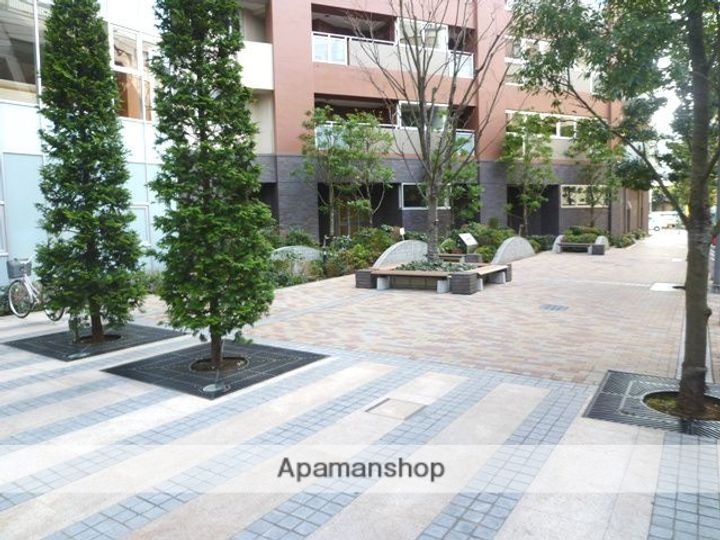 THE OMIYA TOWERS WESTの外観