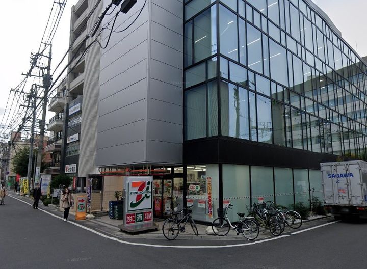 カーサ ヴェンティの周辺