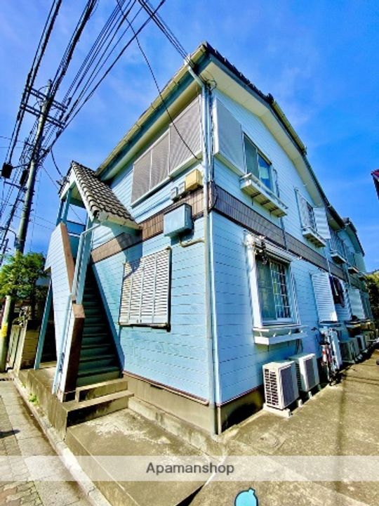 ドミール太田窪105の外観