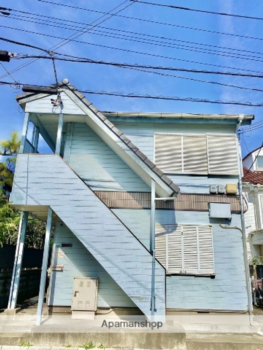 ドミール太田窪105の外観